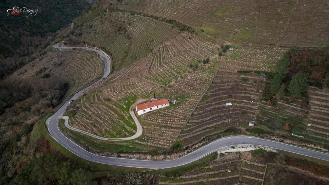 Fogar Rivoira Sacrata Castro Caldelas Exterior photo